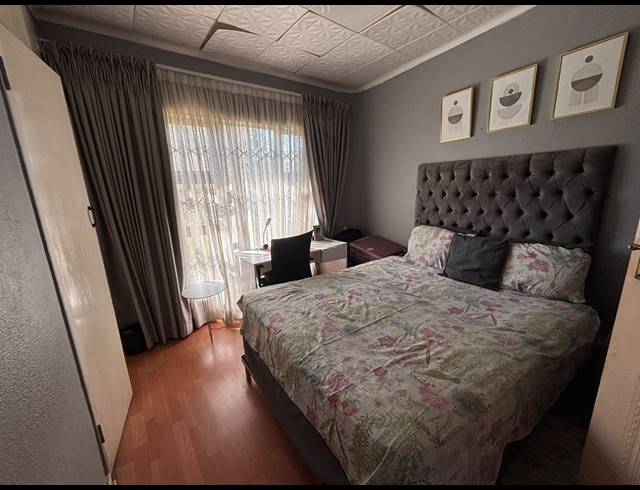 3 BEDROOM FREEHOLD FOR SALE IN KLIPPOORTJE